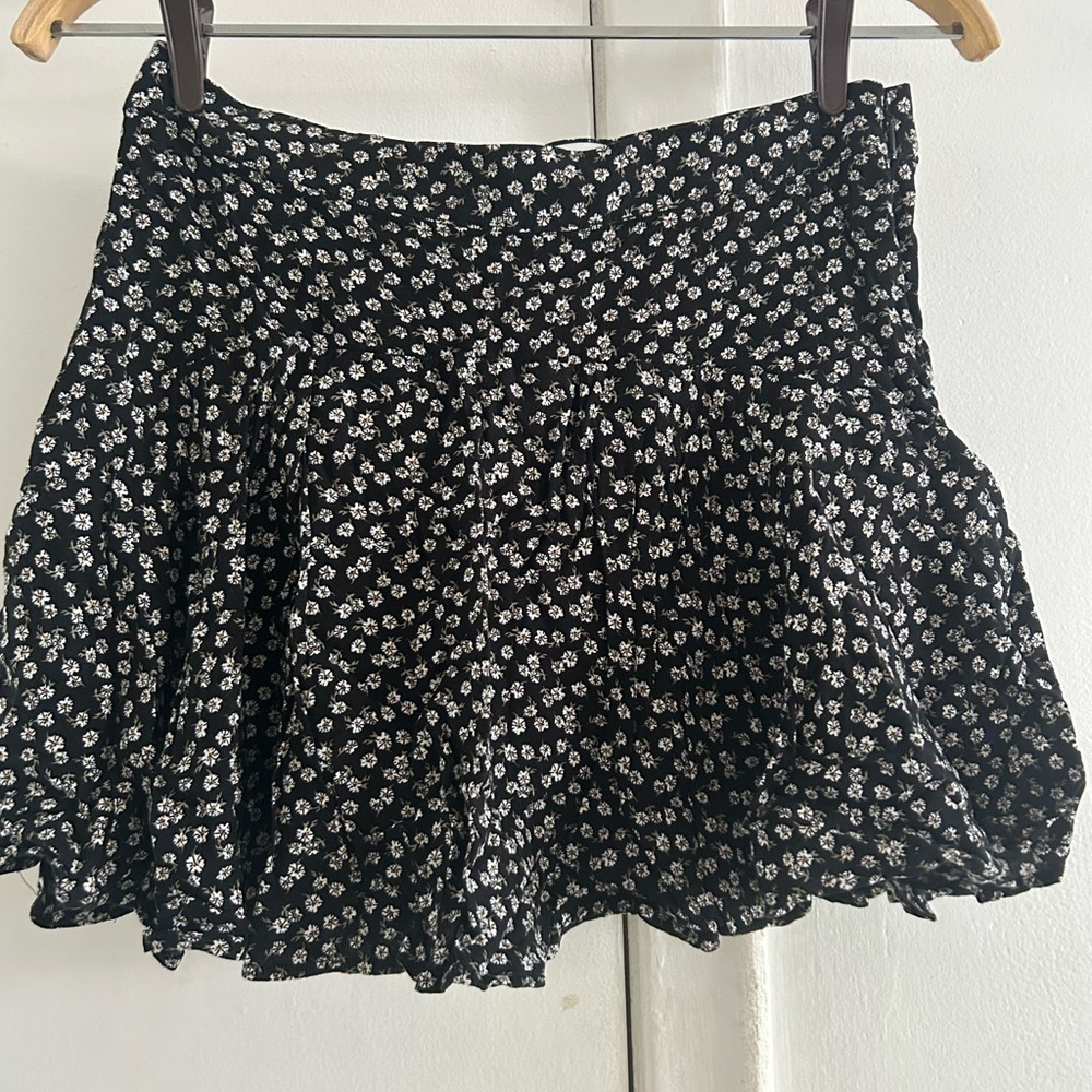 Hollister Black and White Skater Mini Skirt